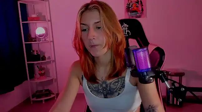 Snapshot of Dakotaa_ chatting on 01/18/25, 04:48 Dakotaa online show from 01/18/25, 04:48