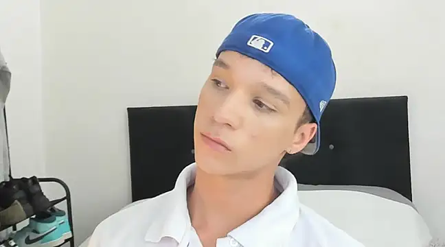 angelcortes online show from 01/10/25, 10:46