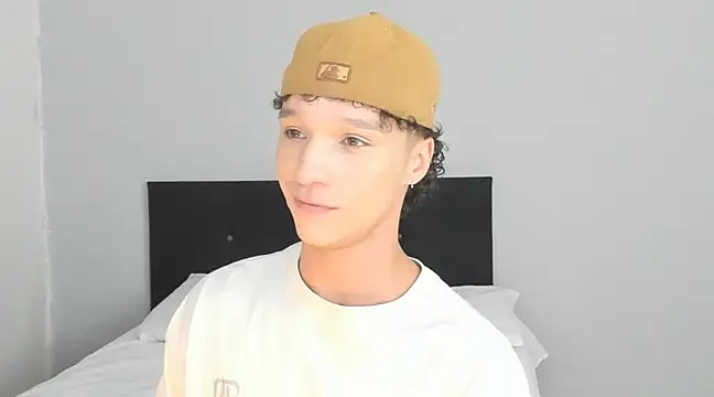 angelcortes online show from 03/05/25, 06:34