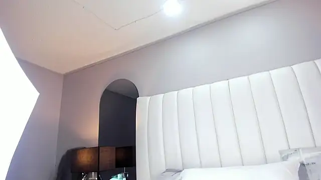 MelanieKlaus online show from 02/09/25, 04:14