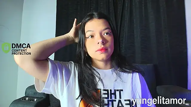 Snapshot of yungelitamor_ chatting on 10/29/25, 04:59 yungelitamor online show from 10/29/25, 04:59