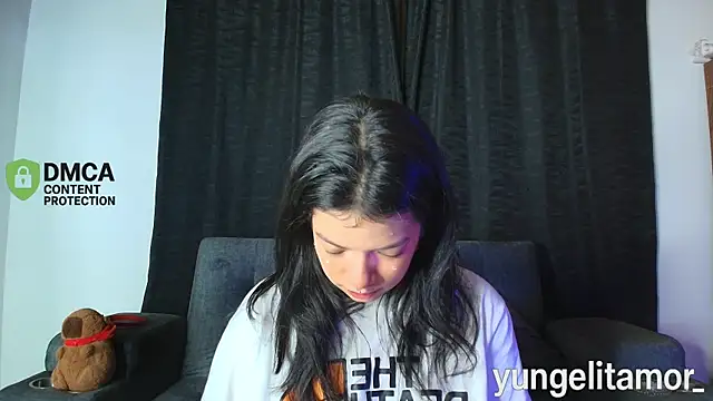 Snapshot of yungelitamor_ chatting on 10/30/25, 05:42 yungelitamor online show from 10/30/25, 05:42