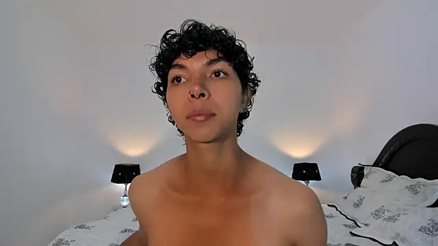 xhenisa  online show from 01/14/25, 09:41