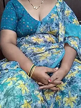 Snapshot of yours-kavaya chatting on 10/17/25, 09:23 yours-kavaya online show from 10/17/25, 09:23