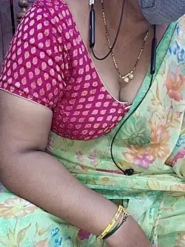 Snapshot of yours-kavaya chatting on 10/23/25, 11:46 yours-kavaya online show from 10/23/25, 11:46