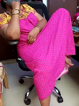 Snapshot of yours-kavaya chatting on 11/01/25, 04:09 yours-kavaya online show from 11/01/25, 04:09