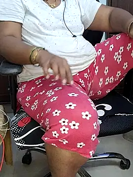 Snapshot of yours-kavaya chatting on 11/03/25, 06:58 yours-kavaya online show from 11/03/25, 06:58