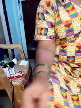 Snapshot of yours-kavaya chatting on 11/04/25, 08:02 yours-kavaya online show from 11/04/25, 08:02