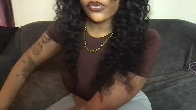 Snapshot of blacc_barbie chatting on 01/20/25, 12:46 blacc barbie online show from 01/20/25, 12:46