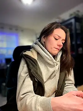 LadyLena1 online show from 11/08/25, 12:11