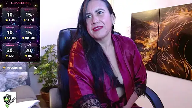 Snapshot of amalia_brunette chatting on 03/09/25, 11:03 amalia brunette online show from 03/09/25, 11:03