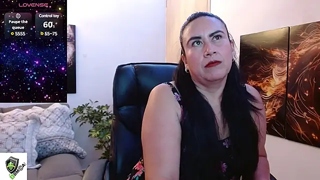 Snapshot of amalia_brunette chatting on 03/15/25, 10:44 amalia brunette online show from 03/15/25, 10:44