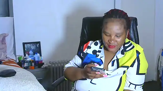 Snapshot of Bootyliciousbbw12 chatting on 02/01/25, 06:19 Bootyliciousbbw12 online show from 02/01/25, 06:19