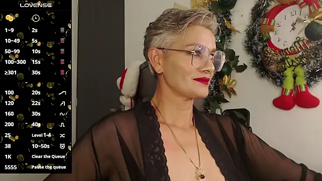 Snapshot of scarlett_paris22 chatting on 12/28/24, 11:37 scarlett paris22 online show from 12/28/24, 11:37