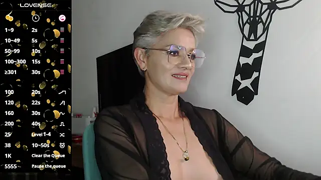 Snapshot of scarlett_paris22 chatting on 01/17/25, 11:29 scarlett paris22 online show from 01/17/25, 11:29