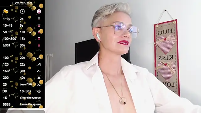 Snapshot of scarlett_paris22 chatting on 02/11/25, 02:57 scarlett paris22 online show from 02/11/25, 02:57
