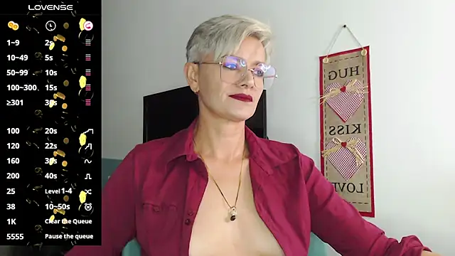 Snapshot of scarlett_paris22 chatting on 02/12/25, 02:14 scarlett paris22 online show from 02/12/25, 02:14