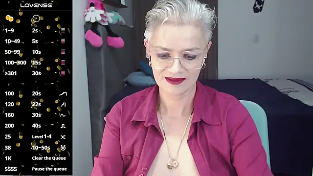 Snapshot of scarlett_paris22 chatting on 02/19/25, 11:36 scarlett paris22 online show from 02/19/25, 11:36