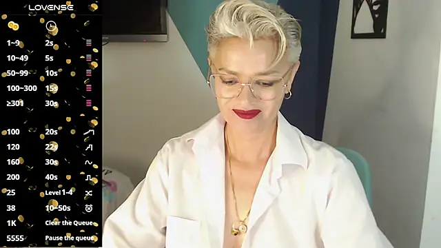 Snapshot of scarlett_paris22 chatting on 03/16/25, 11:14 scarlett paris22 online show from 03/16/25, 11:14