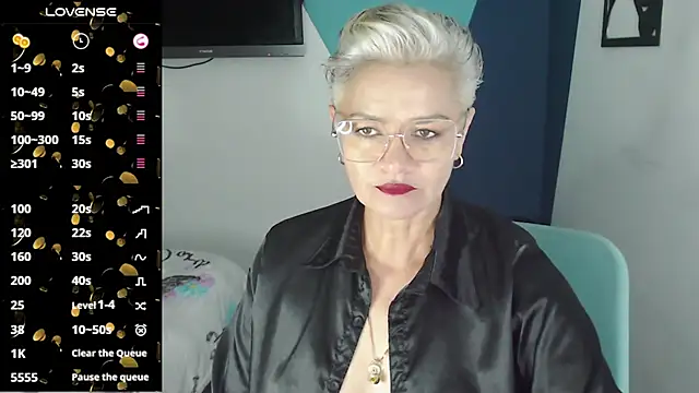 Snapshot of scarlett_paris22 chatting on 03/19/25, 12:15 scarlett paris22 online show from 03/19/25, 12:15