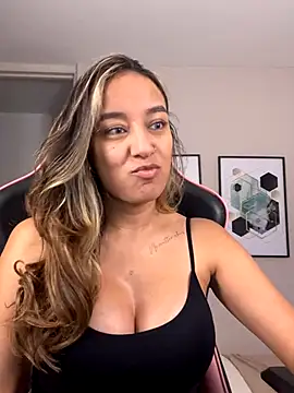 DianaHopson online show from 10/15/25, 01:28