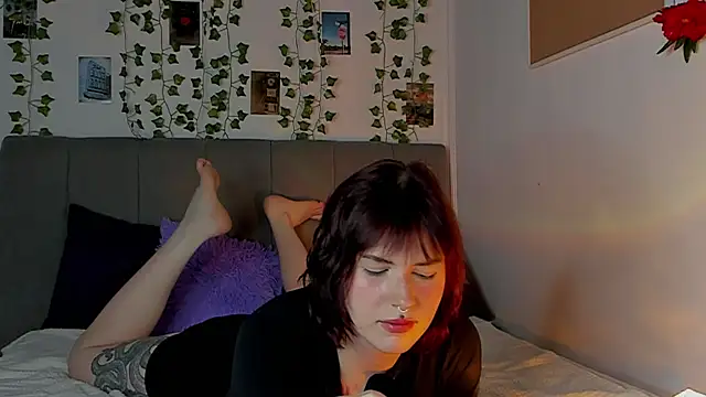 miss Lizzy online show from 12/08/24, 04:14
