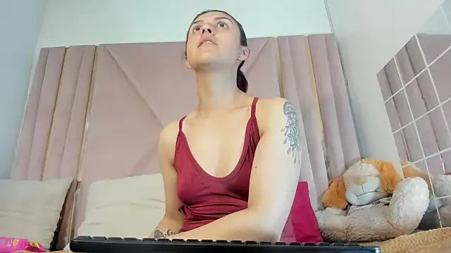 AngelaLinaresx69 online show from 11/11/25, 09:04