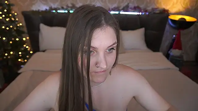 Snapshot of EmmyCharmm chatting on 12/30/24, 09:37 EmmyCharmm online show from 12/30/24, 09:37