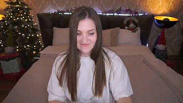 Snapshot of EmmyCharmm chatting on 01/01/25, 01:05 EmmyCharmm online show from 01/01/25, 01:05