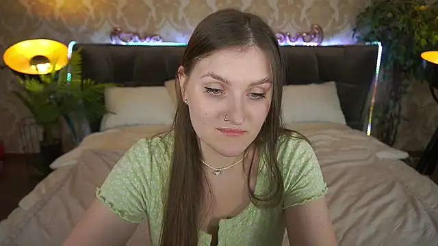 Snapshot of EmmyCharmm chatting on 02/23/25, 09:55 EmmyCharmm online show from 02/23/25, 09:55