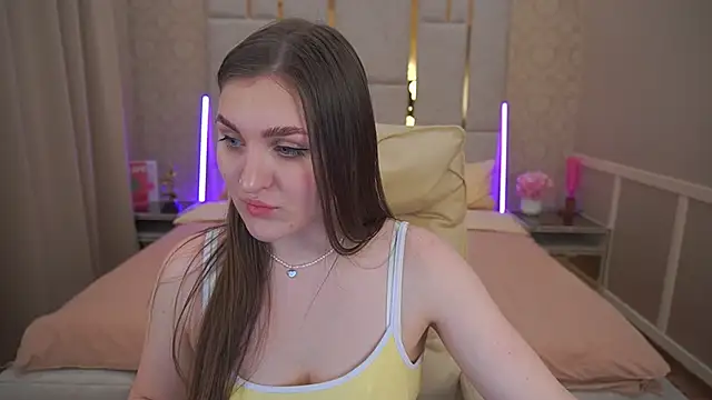 Snapshot of EmmyCharmm chatting on 03/19/25, 08:12 EmmyCharmm online show from 03/19/25, 08:12