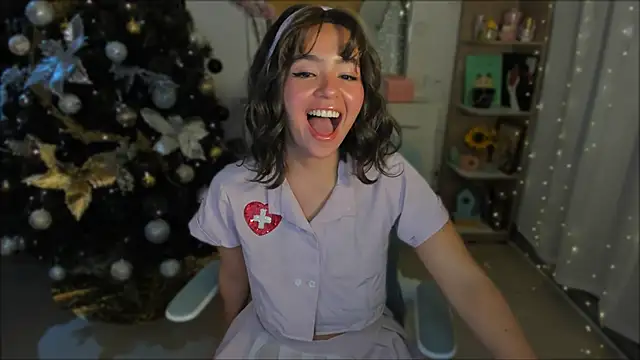 Snapshot of Olivia_xd_ chatting on 11/23/25, 05:40 Olivia xd online show from 11/23/25, 05:40