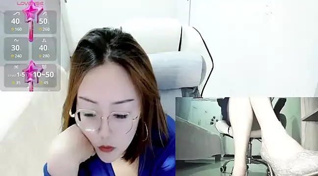 Snapshot of -orange_ chatting on 01/10/25, 04:54 -orange online show from 01/10/25, 04:54