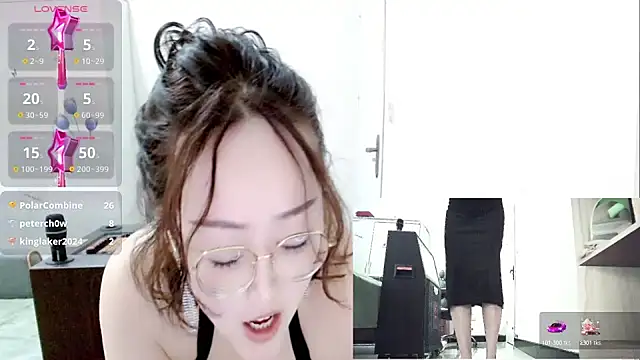 Snapshot of -orange_ chatting on 03/18/25, 05:52 -orange online show from 03/18/25, 05:52
