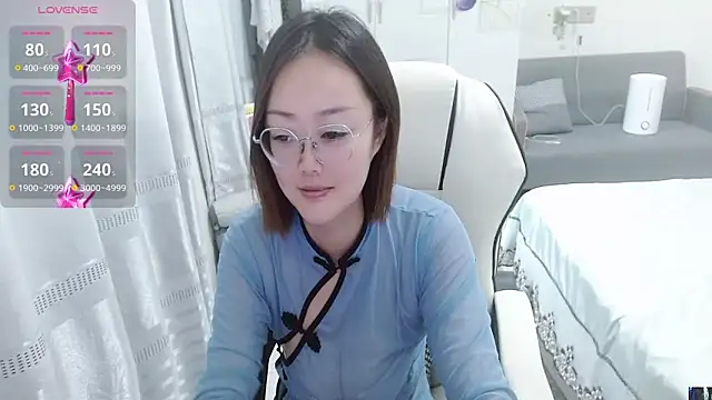 Snapshot of -orange_ chatting on 09/24/25, 07:33 -orange online show from 09/24/25, 07:33