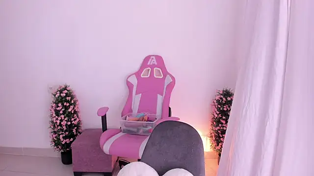 keissy rincon  online show from 11/14/25, 11:02