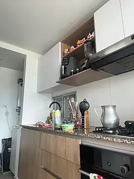 Snapshot of Ameellie chatting on 10/12/25, 04:06 Ameellie online show from 10/12/25, 04:06