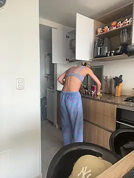 Snapshot of Ameellie chatting on 10/23/25, 03:22 Ameellie online show from 10/23/25, 03:22