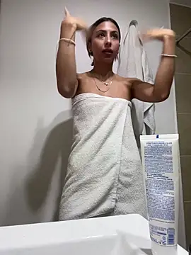 Snapshot of Ameellie chatting on 11/20/25, 04:07 Ameellie online show from 11/20/25, 04:07