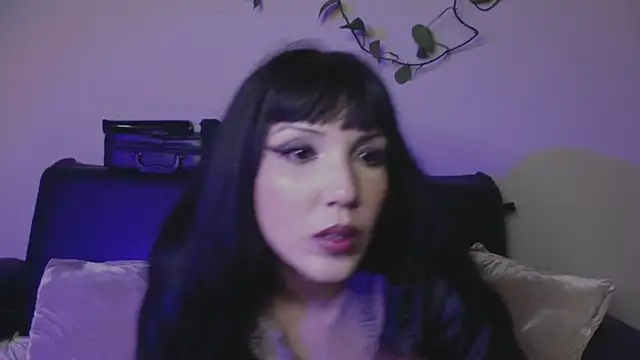 Snapshot of aomi_xo chatting on 02/12/25, 07:55 aomi xo online show from 02/12/25, 07:55