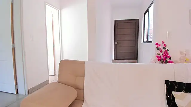 Alaia Ferrer  online show from 11/09/25, 08:18