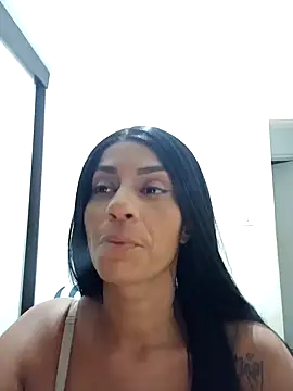 Snapshot of casal7722 chatting on 01/05/25, 01:45 casal7722 online show from 01/05/25, 01:45