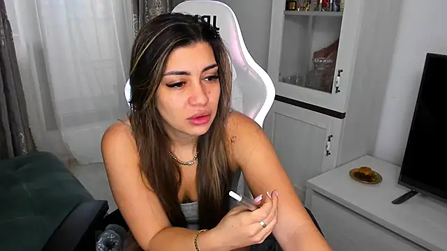 EveEvian online show from 02/03/25, 01:19