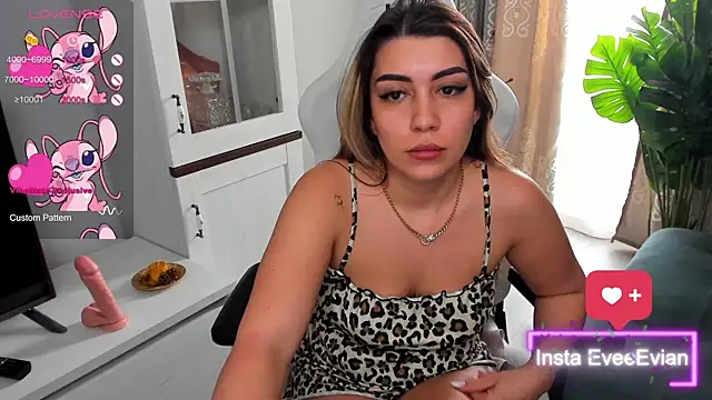 EveEvian online show from 03/12/25, 02:23