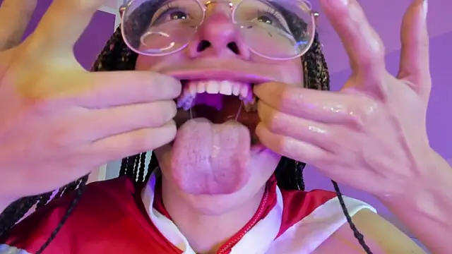 Cloe Leee online show from 12/28/24, 04:41