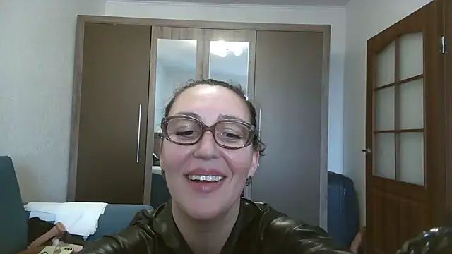 Snapshot of Ulyana72882 chatting on 02/06/25, 12:43 Ulyana72882 online show from 02/06/25, 12:43