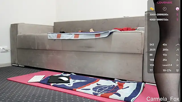 Snapshot of Carmela_fox chatting on 10/15/25, 08:36 Carmela fox online show from 10/15/25, 08:36