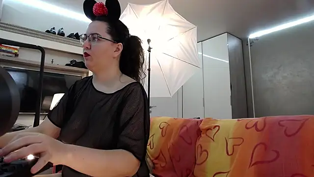 ILoveToFeelU online show from 11/01/25, 12:12