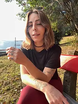 Snapshot of Mia_Railey chatting on 10/17/25, 02:30 Mia Railey online show from 10/17/25, 02:30
