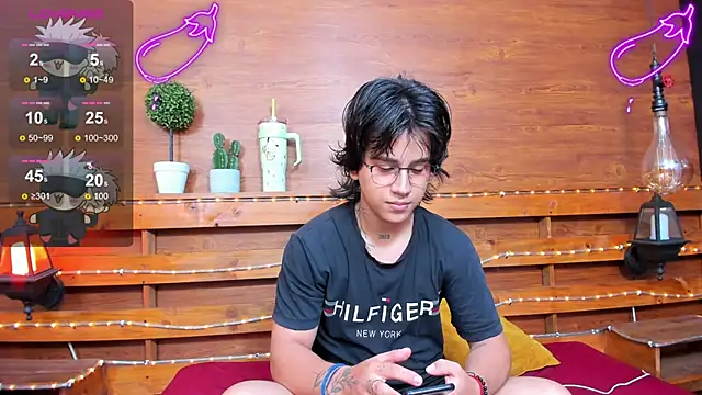 Snapshot of alex_477 chatting on 03/06/25, 11:36 alex 477 online show from 03/06/25, 11:36